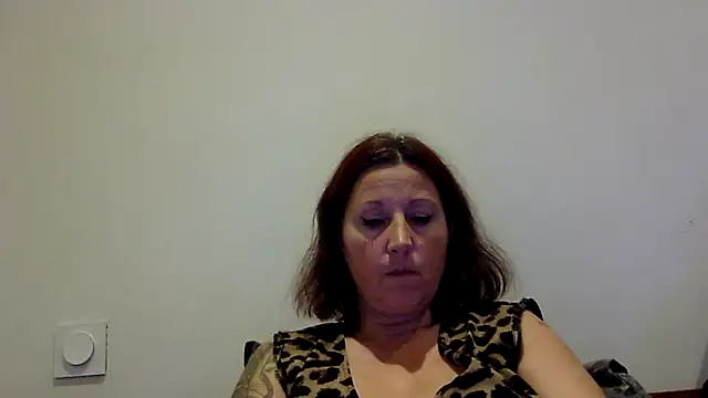 feline27 online show from 10/17/25, 08:22