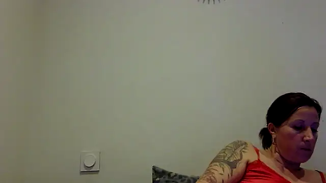 feline27 online show from 11/07/25, 10:21