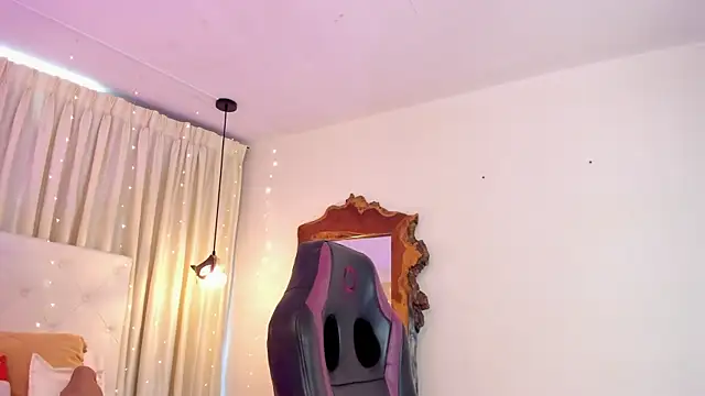 BonnieBad01 online show from 12/15/25, 04:22