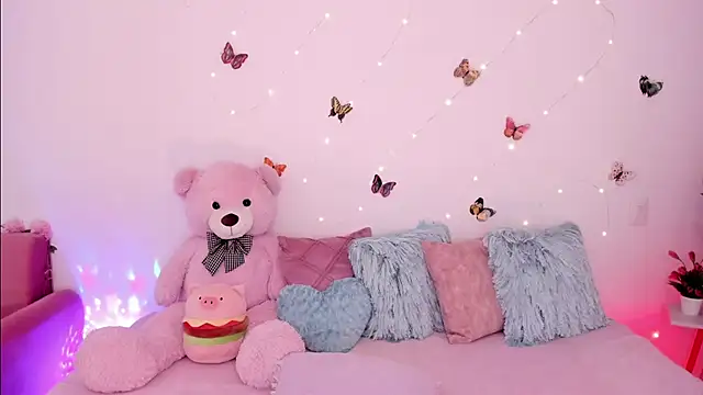 Zara uwu  online show from 06/03/26, 02:33