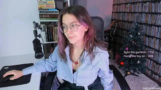 Snapshot of icefroqq chatting on 12/30/24, 06:05 icefroqq online show from 12/30/24, 06:05