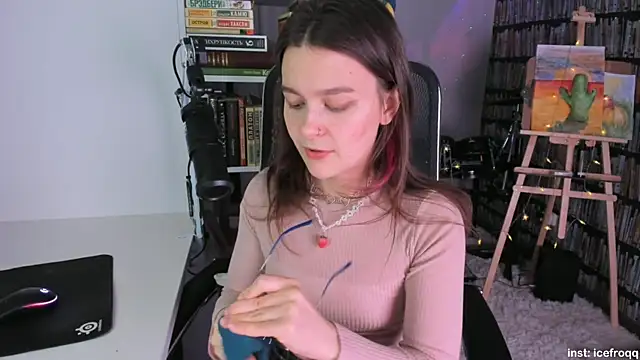 Snapshot of icefroqq chatting on 02/03/25, 08:13 icefroqq online show from 02/03/25, 08:13