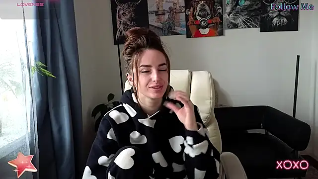 xx adrihanna xx online show from 03/15/25, 07:53