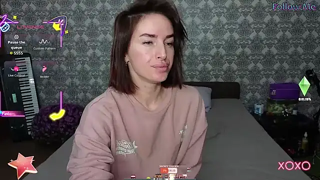 xx adrihanna xx online show from 10/17/25, 03:10