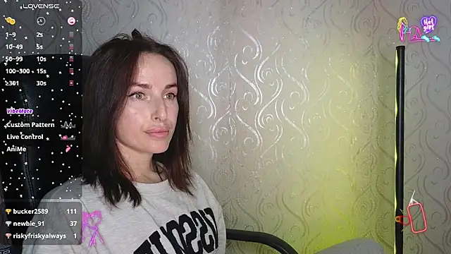 Snapshot of xx_adrihanna_xx chatting on 05/17/26, 06:04 xx adrihanna xx online show from 05/17/26, 06:04