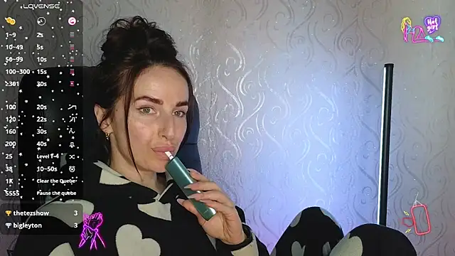 Snapshot of xx_adrihanna_xx chatting on 05/19/26, 04:35 xx adrihanna xx online show from 05/19/26, 04:35