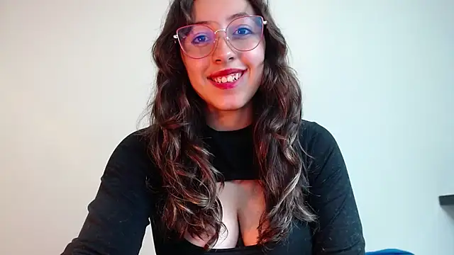 Snapshot of kute_Aliz chatting on 03/14/25, 12:32 kute Aliz online show from 03/14/25, 12:32