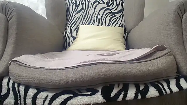 Snapshot of Web_Lady chatting on 03/15/25, 07:27 Web Lady online show from 03/15/25, 07:27