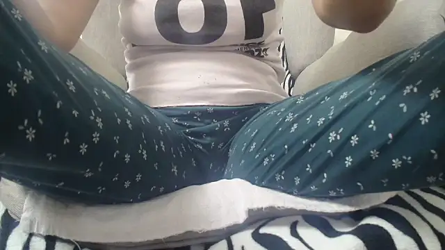 Snapshot of Web_Lady chatting on 03/21/25, 07:02 Web Lady online show from 03/21/25, 07:02