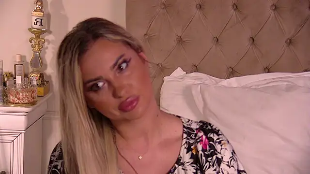 Denisse Perry online show from 11/10/25, 09:47