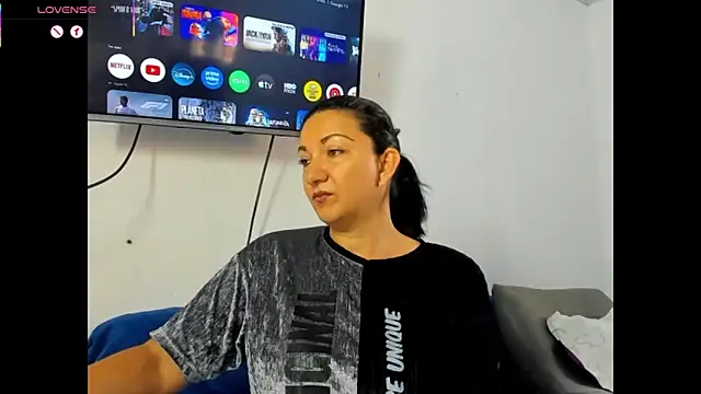 Snapshot of Angelblue_ chatting on 06/01/26, 01:46 Angelblue online show from 06/01/26, 01:46