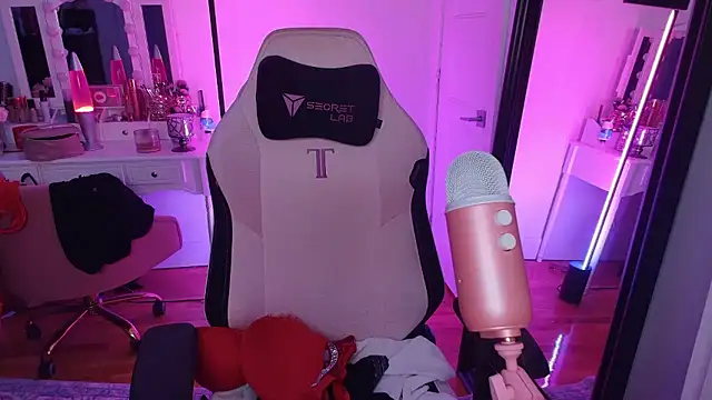 rachelbrooksxx online show from 01/17/26, 06:00