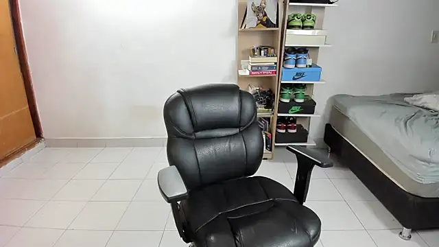 imtonny19 online show from 10/15/25, 01:28