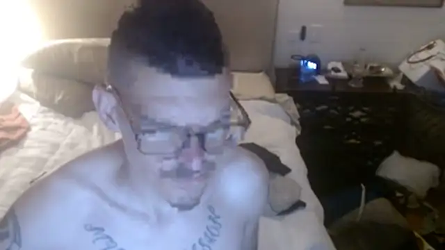 Snapshot of theschisel chatting on 04/01/26, 02:56 theschisel online show from 04/01/26, 02:56