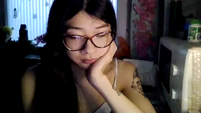 Snapshot of CarlyJoy chatting on 03/09/26, 12:42 CarlyJoy online show from 03/09/26, 12:42