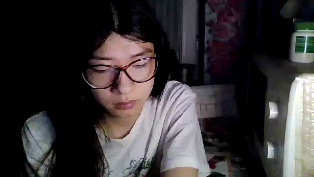 Snapshot of CarlyJoy chatting on 03/18/26, 04:43 CarlyJoy online show from 03/18/26, 04:43