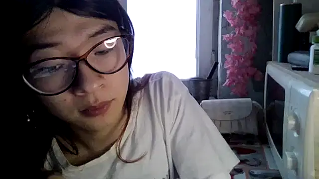 Snapshot of CarlyJoy chatting on 03/19/26, 12:42 CarlyJoy online show from 03/19/26, 12:42