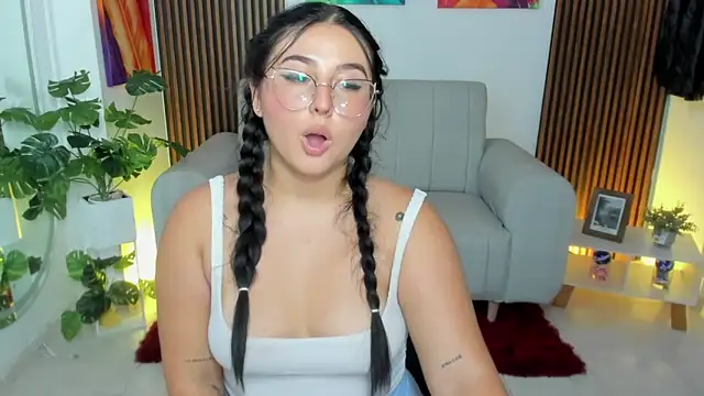 Snapshot of iraide_castro chatting on 02/11/25, 06:44 iraide castro online show from 02/11/25, 06:44