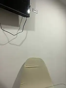 iraide castro online show from 06/25/26, 02:44