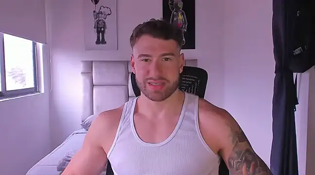 Snapshot of paul_rogerr chatting on 02/18/25, 04:48 paul rogerr online show from 02/18/25, 04:48