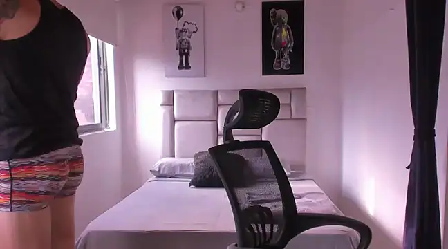 Snapshot of paul_rogerr chatting on 02/27/25, 09:25 paul rogerr online show from 02/27/25, 09:25