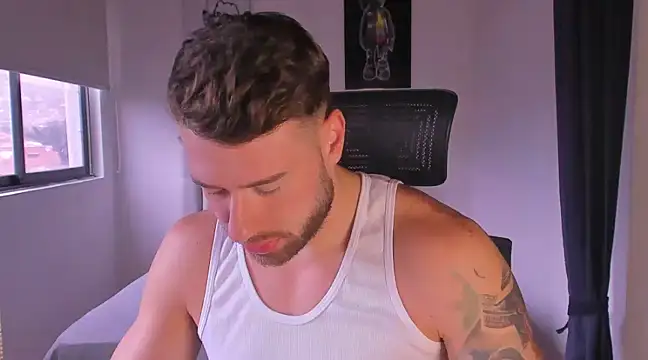 Snapshot of paul_rogerr chatting on 03/12/25, 12:47 paul rogerr online show from 03/12/25, 12:47