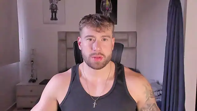 Snapshot of paul_rogerr chatting on 09/27/25, 09:42 paul rogerr online show from 09/27/25, 09:42