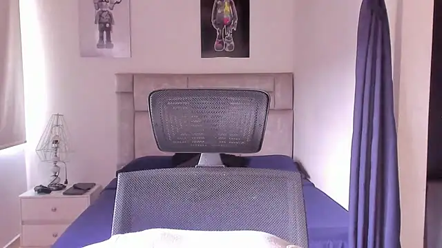 Snapshot of paul_rogerr chatting on 09/29/25, 04:34 paul rogerr online show from 09/29/25, 04:34