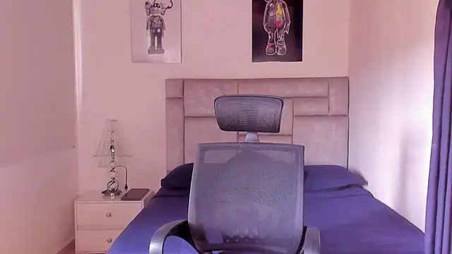 Snapshot of paul_rogerr chatting on 10/25/25, 03:18 paul rogerr online show from 10/25/25, 03:18