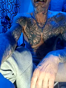 deepstroker42071 online show from 11/23/25, 04:34