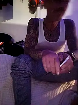 deepstroker42071 online show from 12/05/25, 12:52