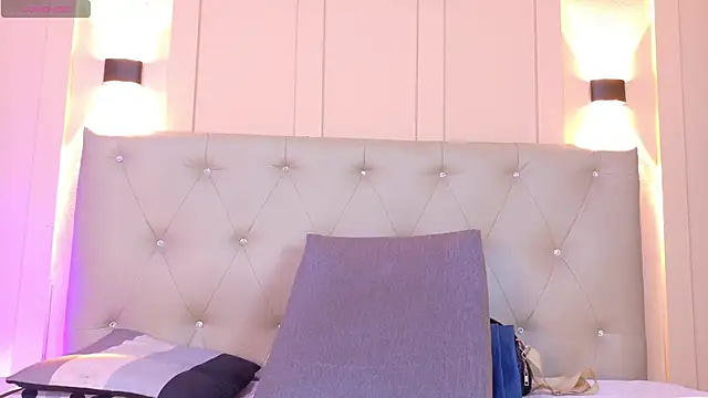 Snapshot of sofiaa_ebony chatting on 03/14/26, 01:16 sofiaa ebony online show from 03/14/26, 01:16