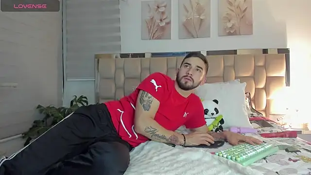 Vanessa and liam online show from 03/12/25, 05:46