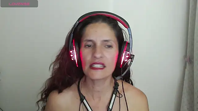 Snapshot of catalina_duran1 chatting on 05/16/26, 04:20 catalina duran1 online show from 05/16/26, 04:20