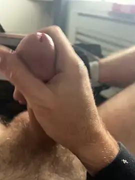 Snapshot of BIGDICK3202 chatting on 12/13/24, 12:28 BIGDICK3202 online show from 12/13/24, 12:28