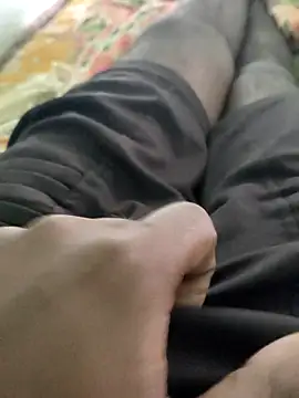 Snapshot of SILENT_FUCKER_01 chatting on 02/18/25, 06:04 SILENT FUCKER 01 online show from 02/18/25, 06:04