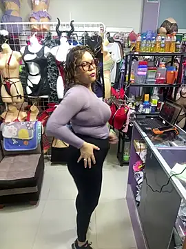 Snapshot of ROSALIALUCY chatting on 02/01/26, 12:04 ROSALIALUCY online show from 02/01/26, 12:04