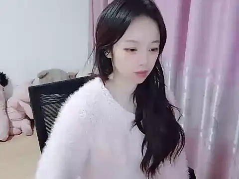 wwcc123 online show from 12/17/25, 02:50