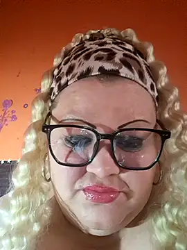 ducicsajsziii online show from 03/18/26, 10:40