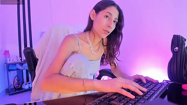 Gorgeous Team online show from 06/25/26, 07:18
