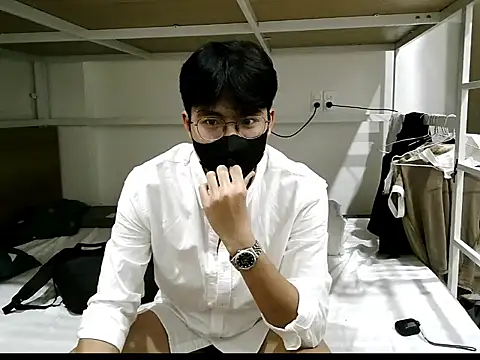 Gwencloudy online show from 12/19/25, 03:08