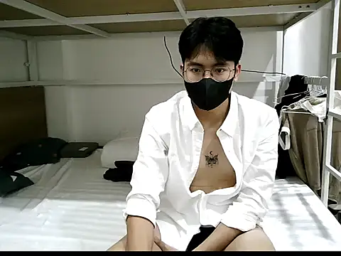 Gwencloudy online show from 12/20/25, 03:13