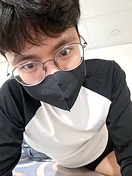 Gwencloudy online show from 02/26/26, 04:28