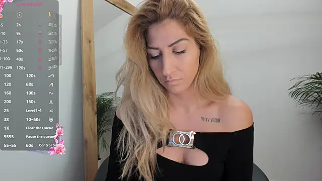 sofiah  online show from 03/05/25, 06:12