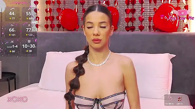 LaraKent online show from 02/10/25, 08:42