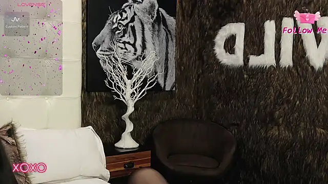 LaraKent online show from 02/16/25, 06:21