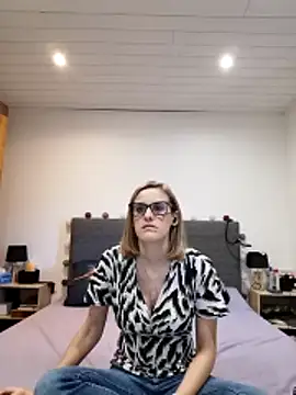 Snapshot of Madame_Callie chatting on 06/15/26, 08:05 Madame Callie online show from 06/15/26, 08:05