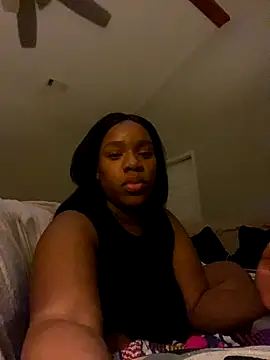 babygirllove8 online show from 09/17/25, 11:12