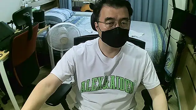 Snapshot of Jackvanlee chatting on 06/25/26, 05:12 Jackvanlee online show from 06/25/26, 05:12