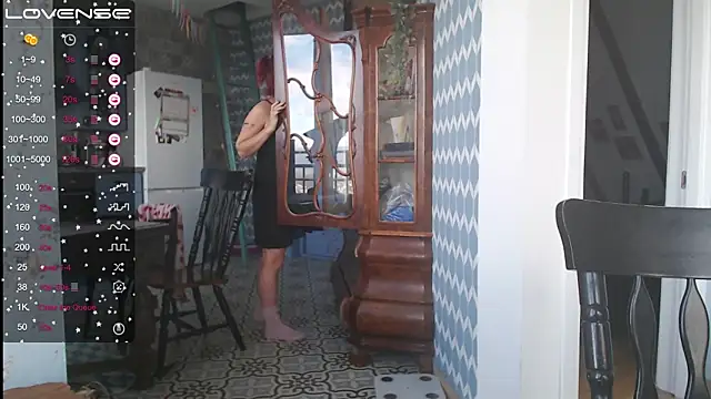 Snapshot of RubyLynxx chatting on 10/21/25, 06:47 RubyLynxx online show from 10/21/25, 06:47